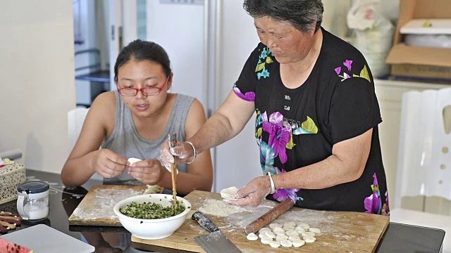 包饺子视频素材