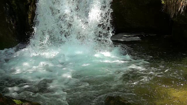 流水慢动作视频素材