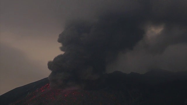 樱岛的火山闪电视频素材