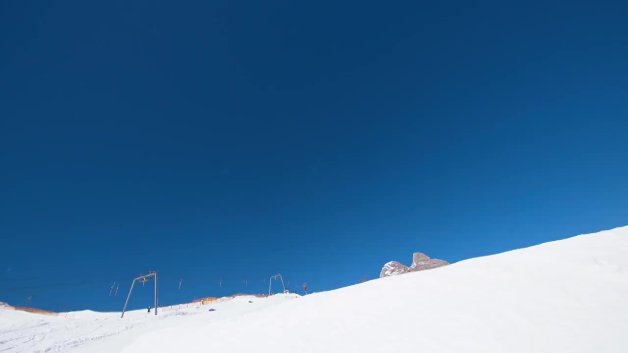 SLO MO滑雪板跳过踢视频购买