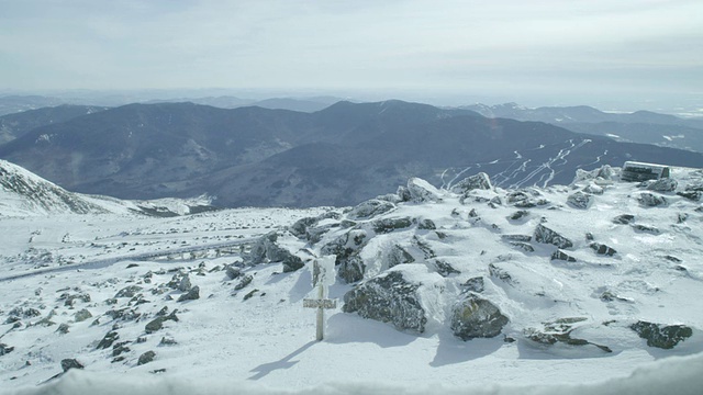 “WS拍摄的华盛顿山天文台，雪，山脉和景观/北康威，新罕布什尔州，美国”视频素材