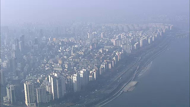 鸟瞰图市区附近的Yeouido地区在黄尘视频素材