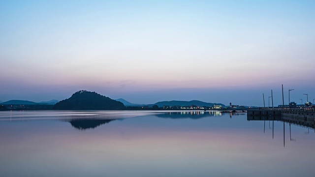 日落时韩国济州岛的海景。timelape 4 k视频素材