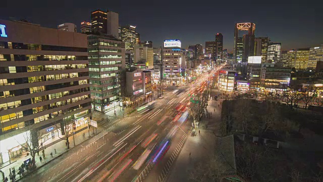 傍晚时分，钟野谷地区道路上的交通景观视频素材