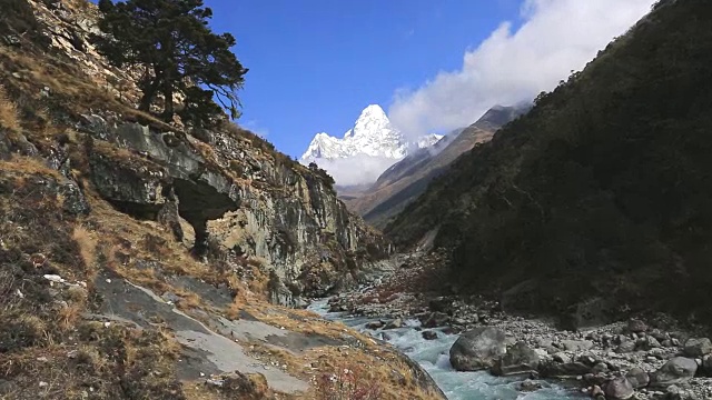 定波切关口，因贾霍拉河谷，萨加玛塔国家公园，喜马拉雅山脉，尼泊尔视频素材