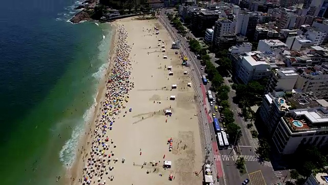 里约热内卢里约热内卢Leblon海滩的空中景色视频素材