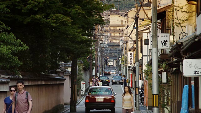 京都小松町的窄街视频素材