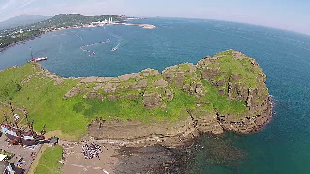 济州岛永美日龙首海岸鸟瞰图视频素材