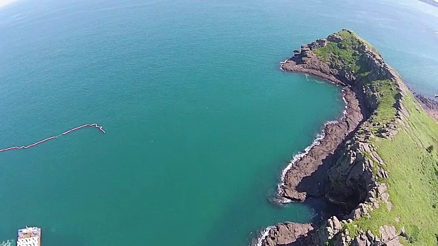 济州岛永美日龙首海岸鸟瞰图视频素材