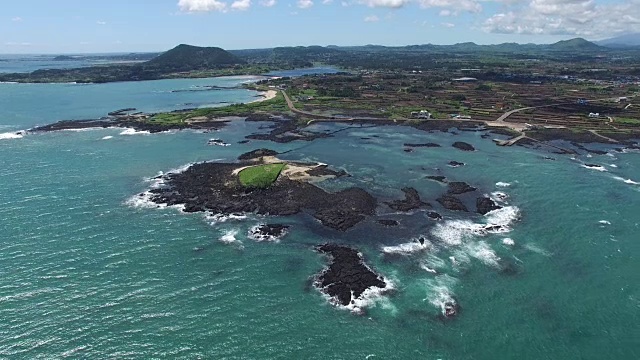 济州岛的德基舍姆岛(以兔子形状而闻名)视频素材