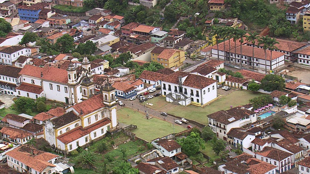 WS航拍于Sao Francisco de Assis教堂/ Minas Gerais，巴西视频素材