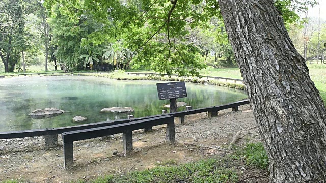 泰国的温泉温泉自然景点。视频素材