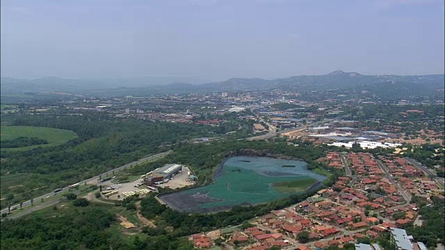 Nelspruit附近的景观和农场-鸟瞰图- Mpumalanga, Ehlanzeni区，Umjindi，南非视频素材