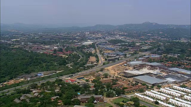 Nelspruit -鸟瞰图- Mpumalanga, Ehlanzeni区，姆博贝拉，南非视频素材