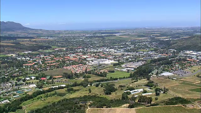 Stellenbosch -鸟瞰图-西开普，开普酒地区自治市，Stellenbosch，南非视频素材