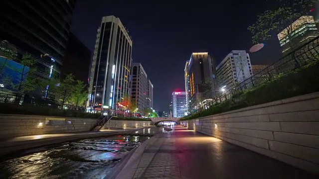 清溪川的夜景视频素材