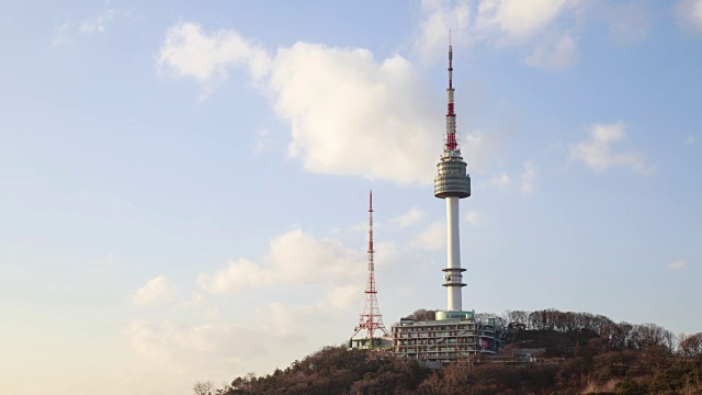 N汉城塔和天空视频素材