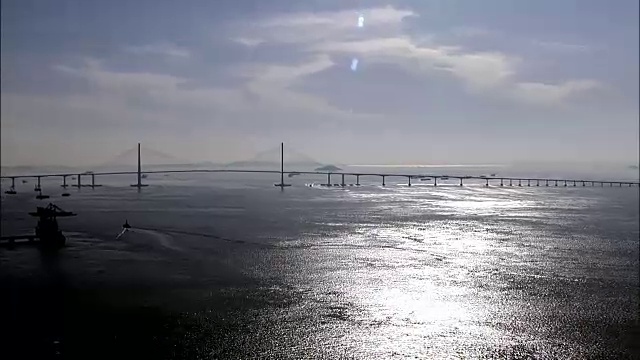 仁川大桥与日落海景鸟瞰图视频素材