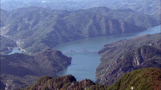 中柱浩湖鸟瞰图视频素材