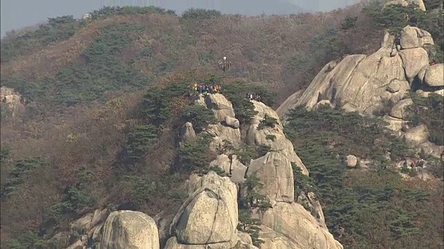 鸟瞰图Dobongsan山在秋天视频素材