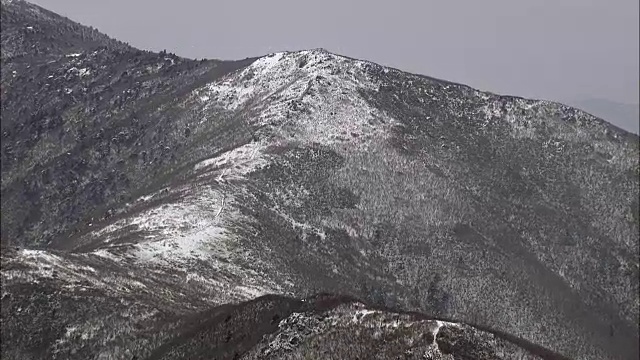 冰雪覆盖的德岳国家公园鸟瞰图视频素材