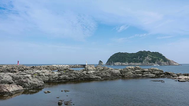 济州岛的Munseom岛(韩国自然纪念碑421)视频素材