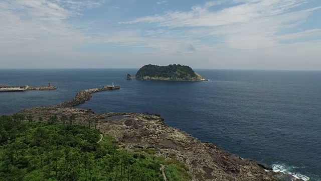 济州岛的Munseom岛(韩国自然纪念碑421)视频素材