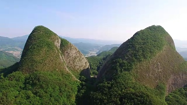 麦三山顶的峭壁景观视频素材