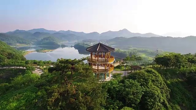 邦吉岛景观和Okjeongho湖露台视频素材