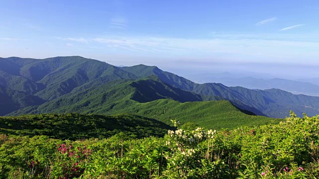 从奇里桑国家公园的野山丹峰俯瞰山脊视频素材