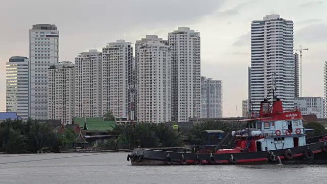 泰国曼谷日落时的工业航运港口视频素材