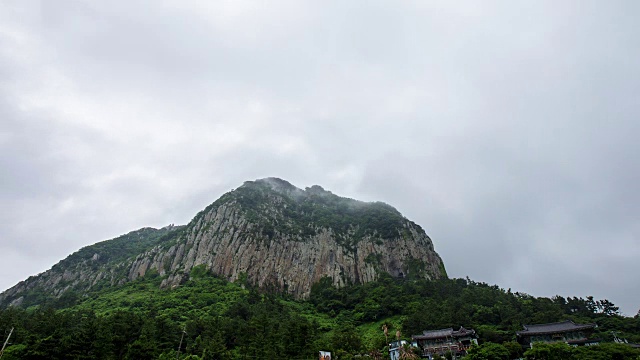 风景三帮三山与穆迪天空视频素材