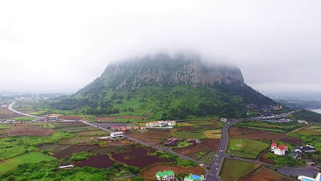 三班山和Sagye-ri村鸟瞰图视频素材