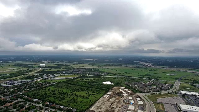 新公寓大楼的建筑工地，地基已铺好待干视频素材