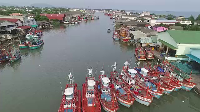 泰国渔村鸟瞰图视频素材