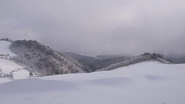 江陵安班德乡山上的延时雪景视频素材