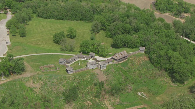 WS AERIAL TD DS ZI拍摄于Fort Osage / Missouri，美国视频素材