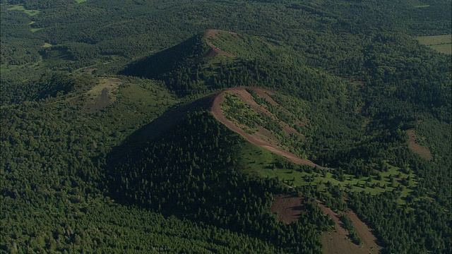 老火山的皮伊德圆顶区视频素材