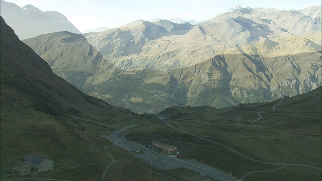 塞尼斯山湖和山口视频素材