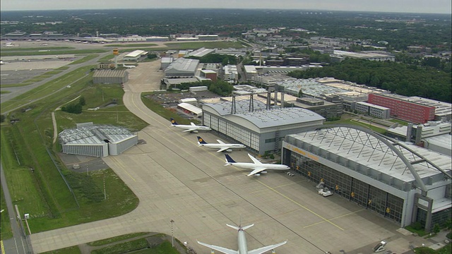 汉堡机场和汉莎航空技术基地视频素材