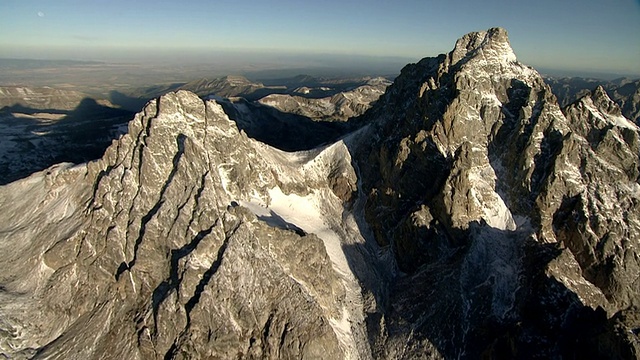 赛道上的雪山山峰，黄石，美国视频素材