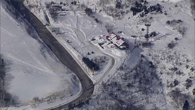 鸟瞰冰雪覆盖的御田山国家公园视频素材