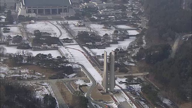 白雪覆盖的韩国独立厅鸟瞰图视频素材