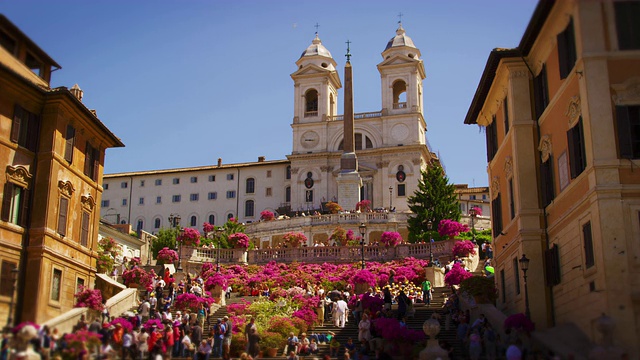 在TrinitÃ dei Monti人群的慢镜头拍摄视频素材