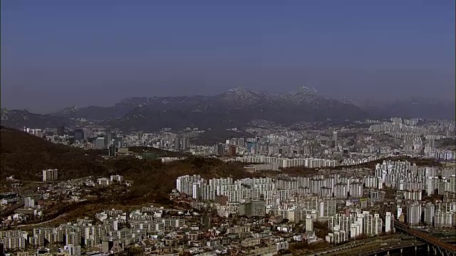 鸟瞰图N首尔塔和首尔的城市景观视频素材