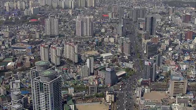 鸟瞰图大邱城市景观与移动的交通视频素材