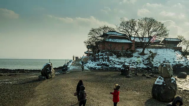 甘沃尔多岛(热门旅游目的地)的甘沃拉姆修道院的延时拍摄视频素材