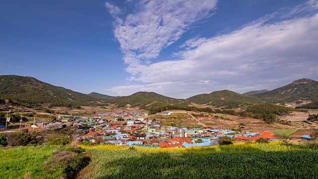 慢镜头拍摄清山岛(著名旅游景点)的一个村庄视频素材