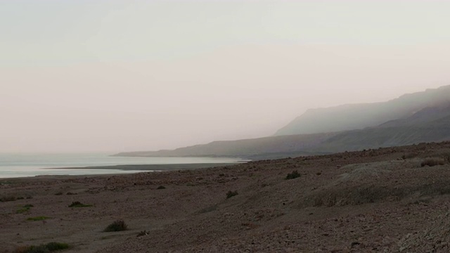 加利利海岸边雾的时间流逝视频素材