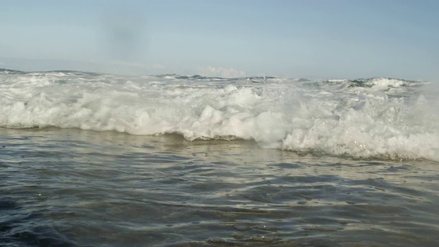 巴西里约热内卢，海浪在拍照。视频素材